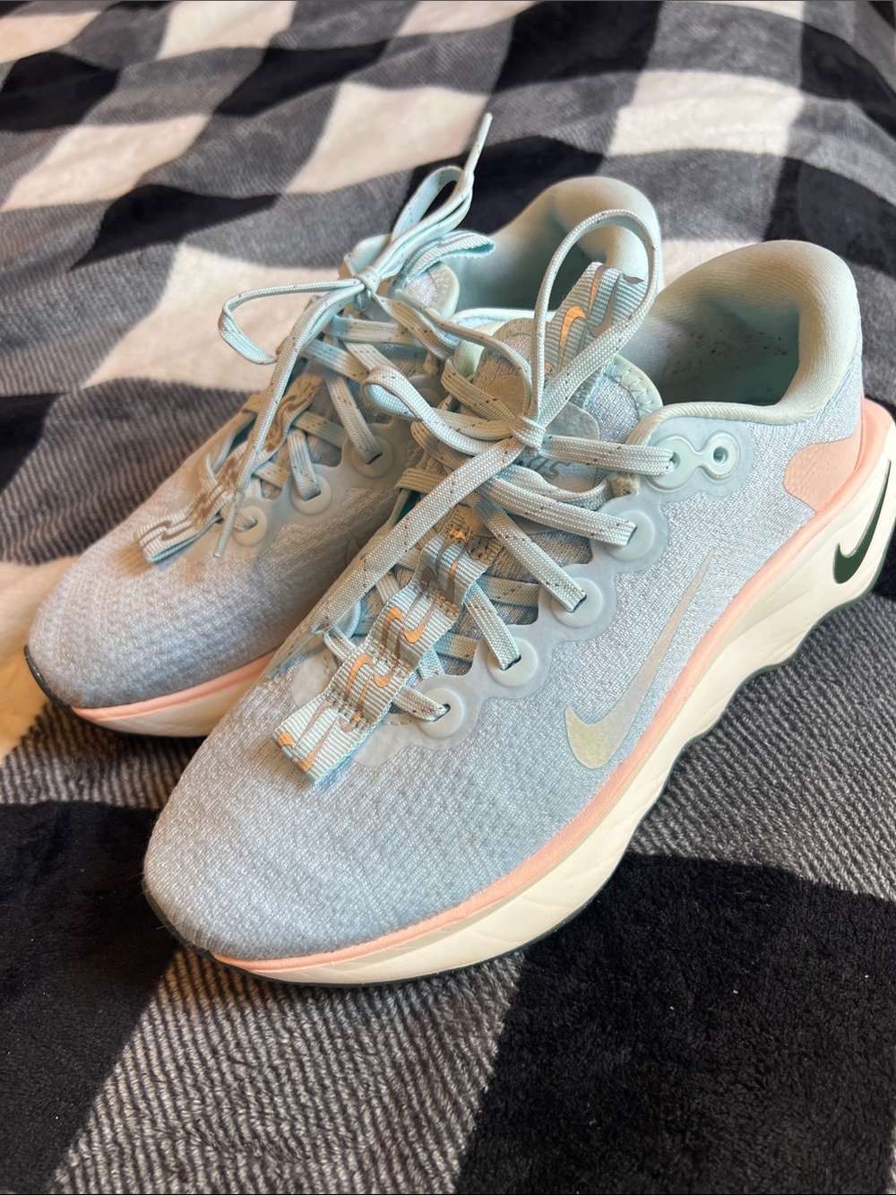 Nike Motiva Premium women's walking shoes blue and coral. Size 6.5